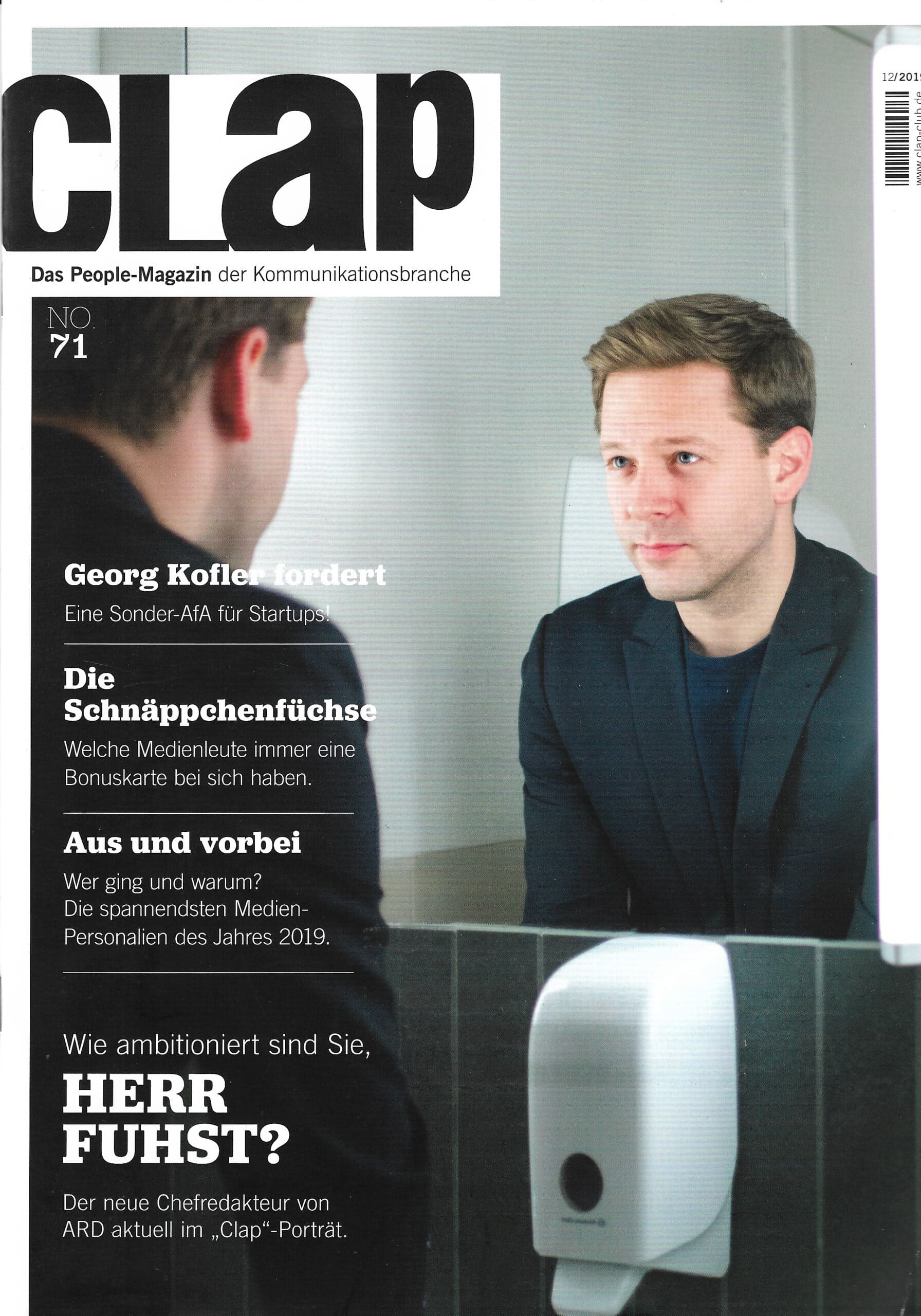 Hochwertiger redaktioneller Bildausschnitt eines Mannes in einem Interview, aufgenommen von Frank Siemers, einem professionellen Fotografen aus Hamburg.